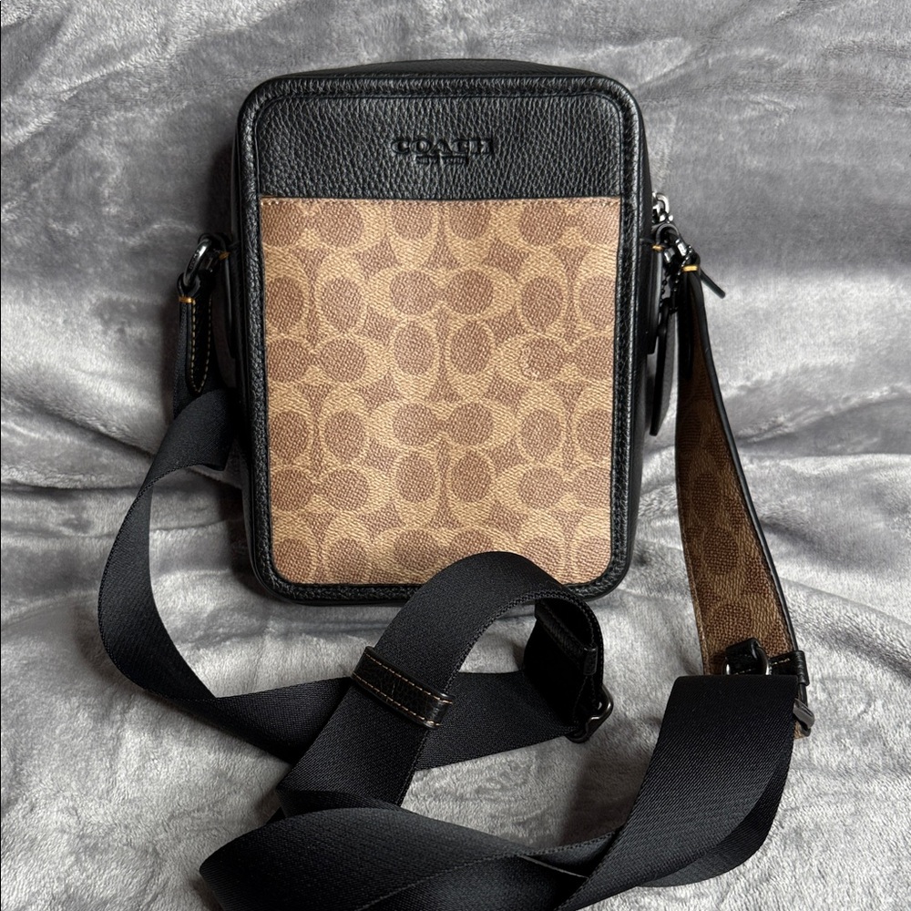 Coach Men's Black and Tan Messenger Bag